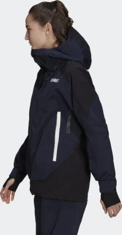Adidas Terrex Terrex Myshelter Snow 2-Layer Insulated Jacket -Ski Ausrüstungs Laden GT2817 on model side transparent 2000x2000