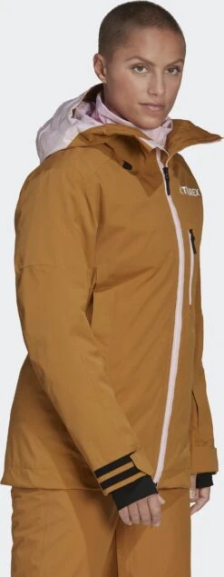 Adidas Terrex Women Rsort 3in1 Jacket -Ski Ausrüstungs Laden GT2823 on model walking transparent 2000x2000